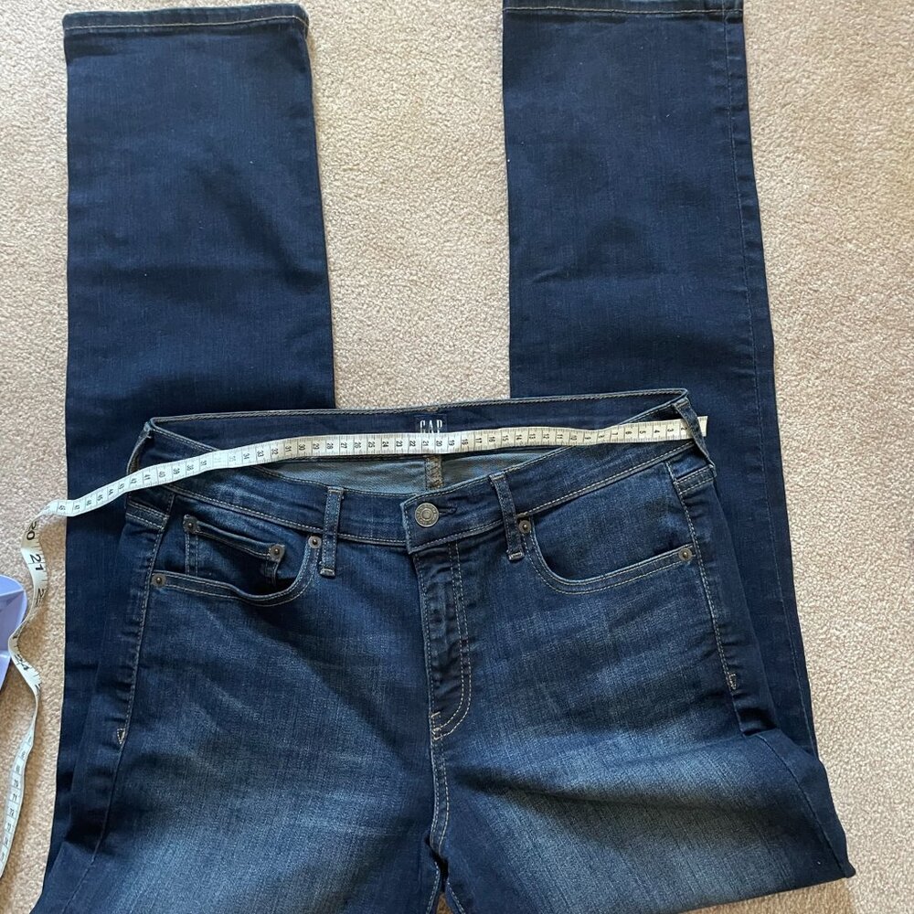 Classic Straight Jeans – Size 31 Regular